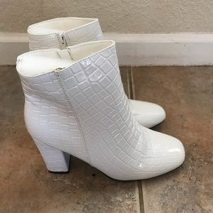 White Croc Print Boots Size 8 Brand New